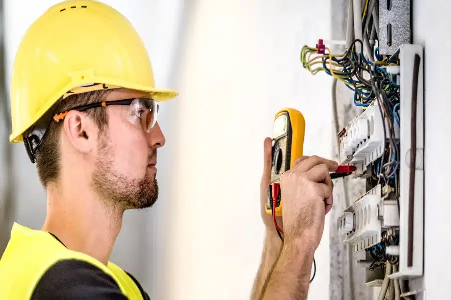 How to Identify Electrical Risks Before They Become Incidents