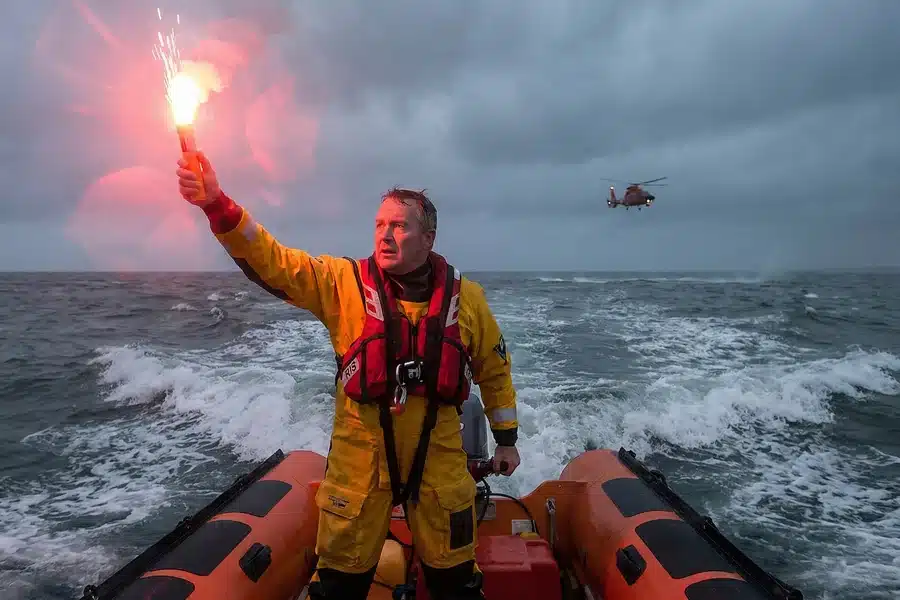 What to Know About Boat Flare Tools & Guns